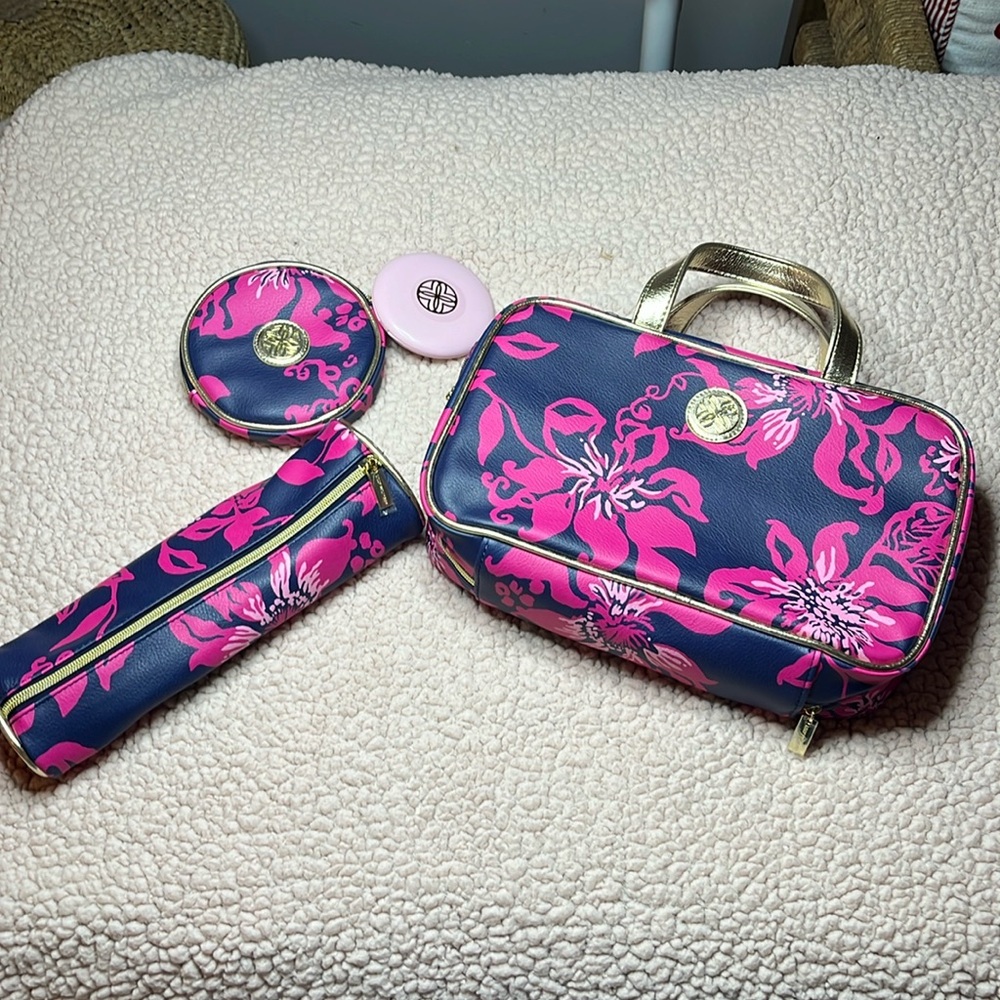 Lilly Pulitzer makeup bag & travel size mirror